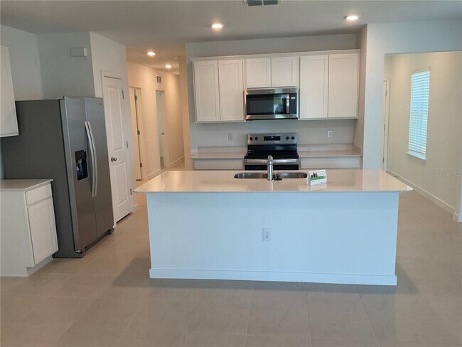 Building Photo - 3517 Hornbeam Rd