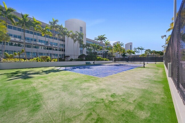 Building Photo - 2950 NE 188th St