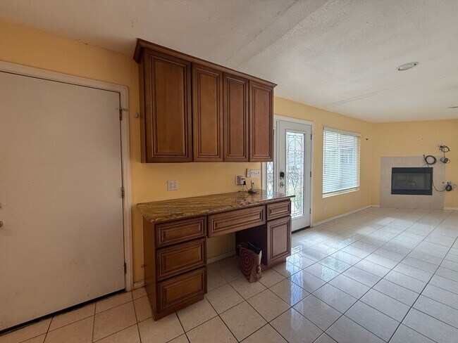 Building Photo - Beautiful Spring Valley Single Family Home !