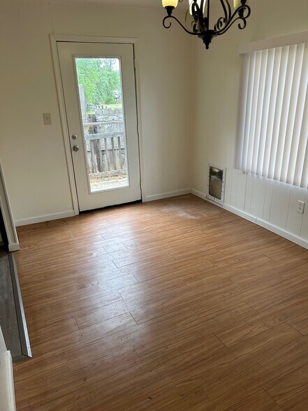 Building Photo - 18395 Oasis Rd