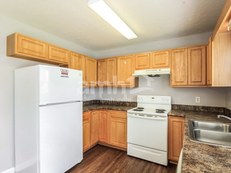 Building Photo - 135 Belvedere Dr