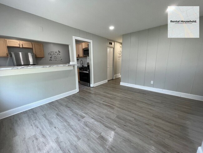 Building Photo - 18503 Riopelle St