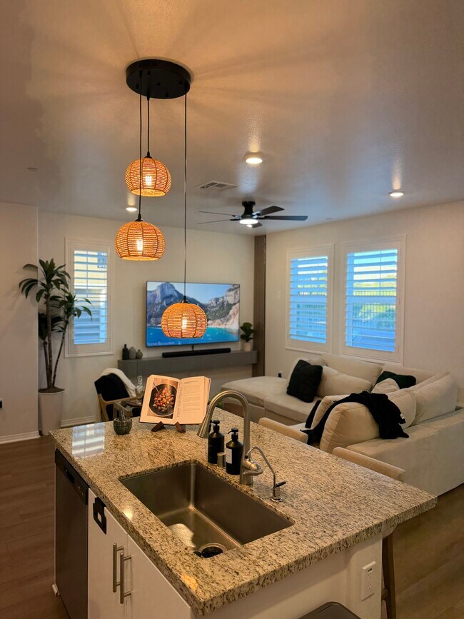 Building Photo - 36351 Elizabeth Ln