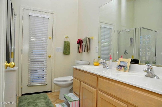 Building Photo - 3713 E Monona Dr