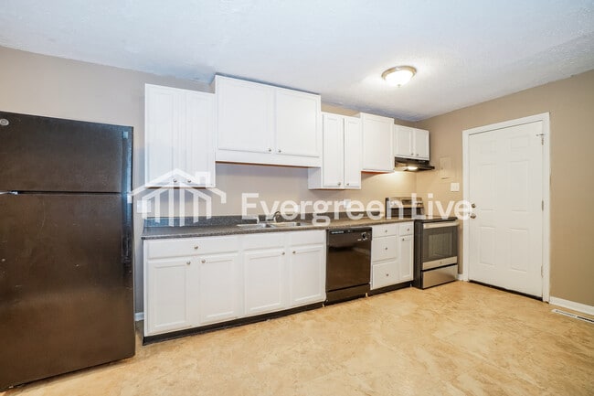 Building Photo - 4698 Dundee Ave