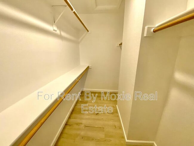 Building Photo - 200 E Southern Ave