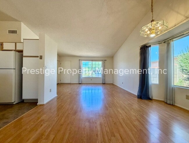 Building Photo - ***RENT SPECIAL*** 3/2 Beautiful Rita Ranch Home With Open Design!!!