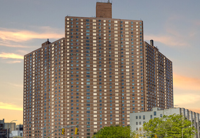 Building Photo - 3333 Broadway-