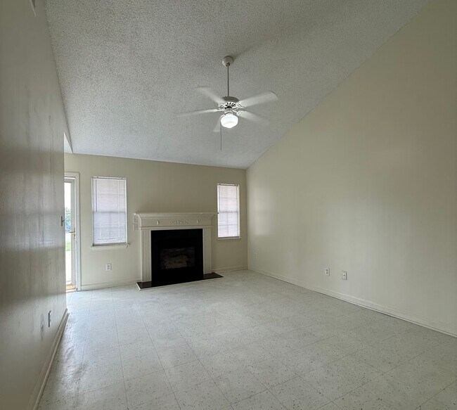 Building Photo - 3200 Parkway Ct