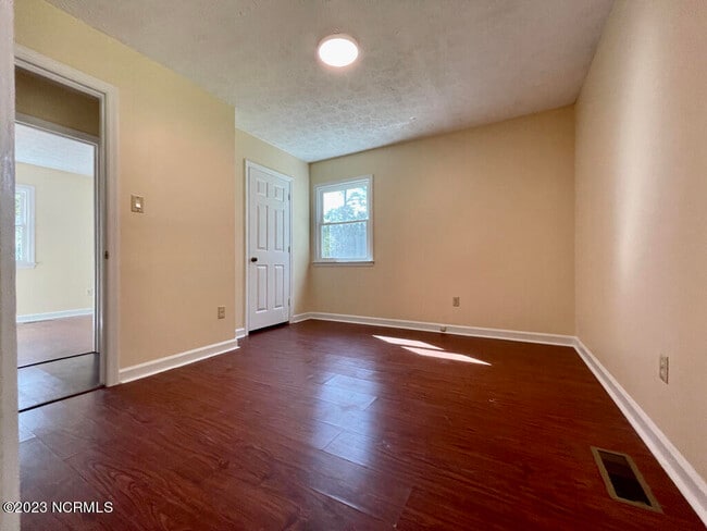 Building Photo - 3804 Brandywine Dr