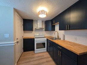 Building Photo - 2 Tideview Path