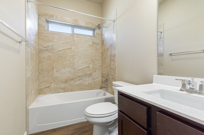 Building Photo - 623 Parkfield Ln
