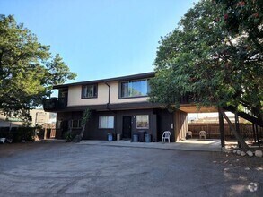 Building Photo - SPACIOUS 3BR / 2BA unit with Covered Parki...