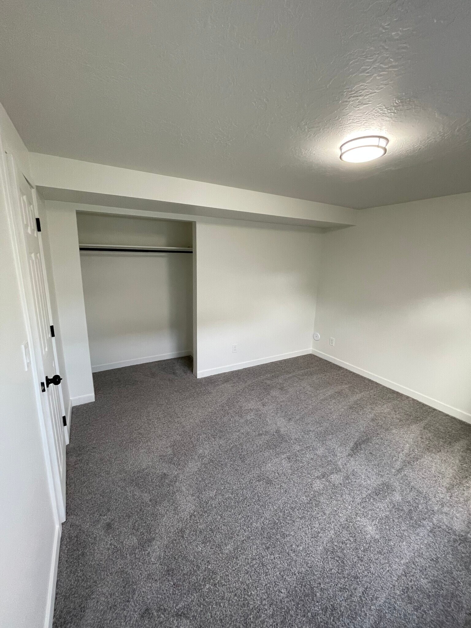 Building Photo - 844 N Basalt