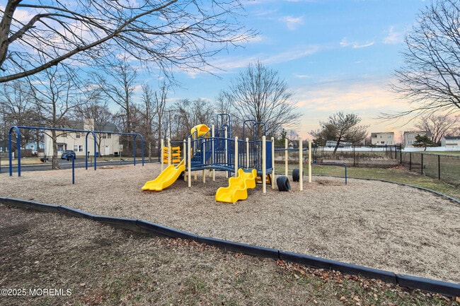 Building Photo - 32 Dakota Ave