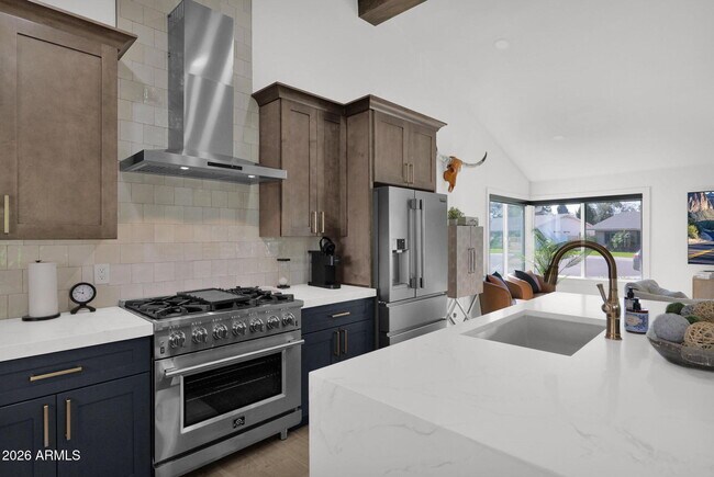 Building Photo - 7629 N Vía De Los Ninos