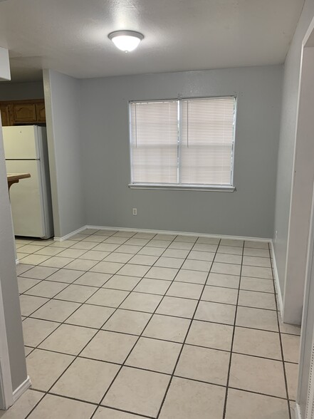 Dining room - 5012 Austin Rd