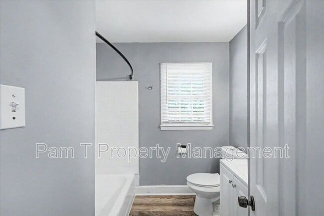 Building Photo - 1719 E 59th St