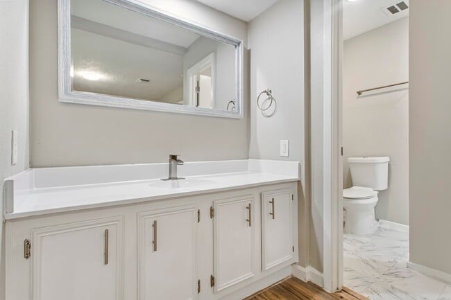 Building Photo - 6602 Indian Lake Dr
