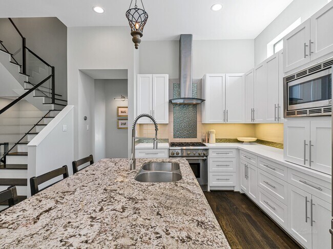 Building Photo - 1520 Malone St