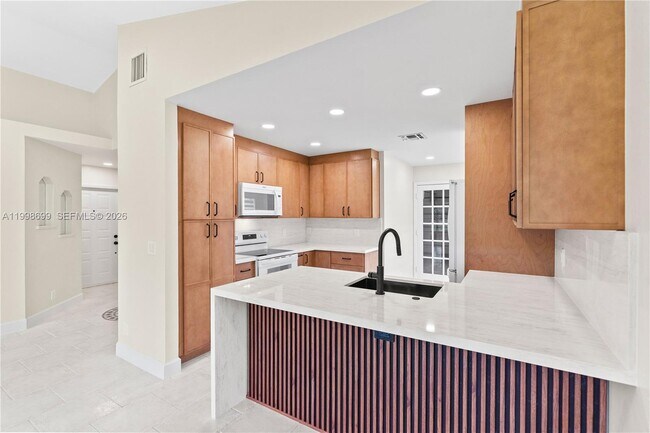 Building Photo - 9081 Lake Park Cir N