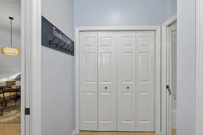 Building Photo - 17100 Bridgestone Ct