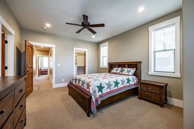 Building Photo - Fully Furnished Mountain Modern Twin Home ...