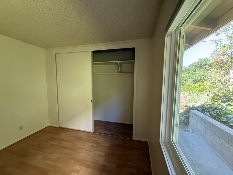 Building Photo - 9235 Creemore Dr