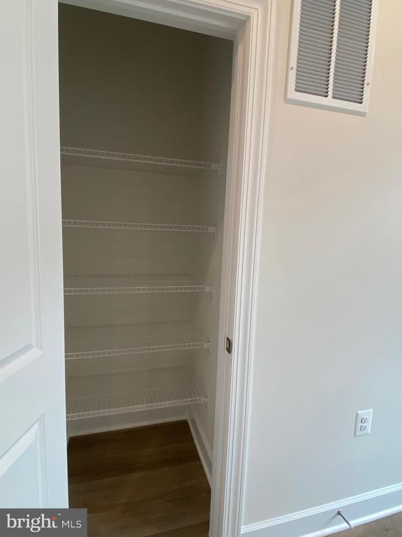 Building Photo - 600 Watermans Dr