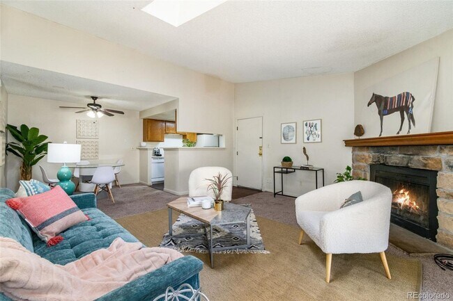 Building Photo - 3 Bed 2 Bath Updated Unit in Robinwood