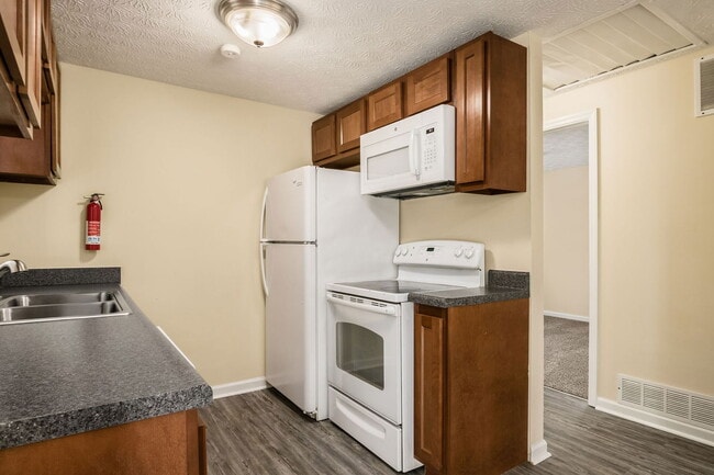 Building Photo - 611 Evergreen Terrace