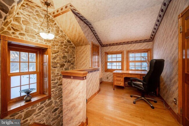 Building Photo - 2568 Pike Ave