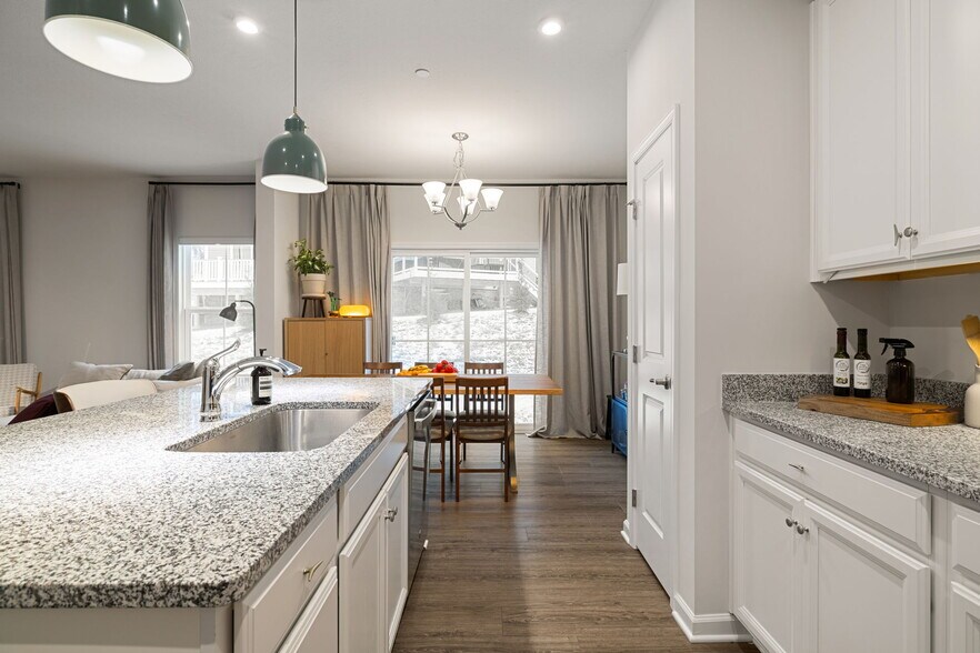 Building Photo - 202 Dana Dr