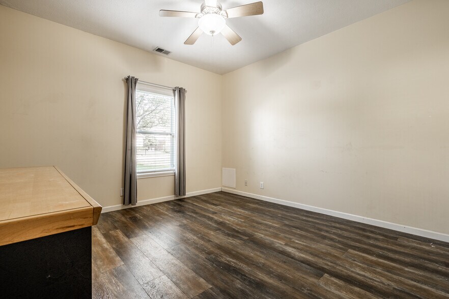Building Photo - 8342 Stark Dr