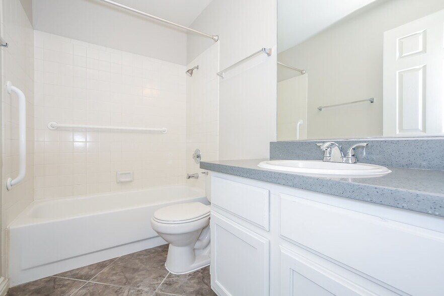 Building Photo - 8216 James Grayson Dr