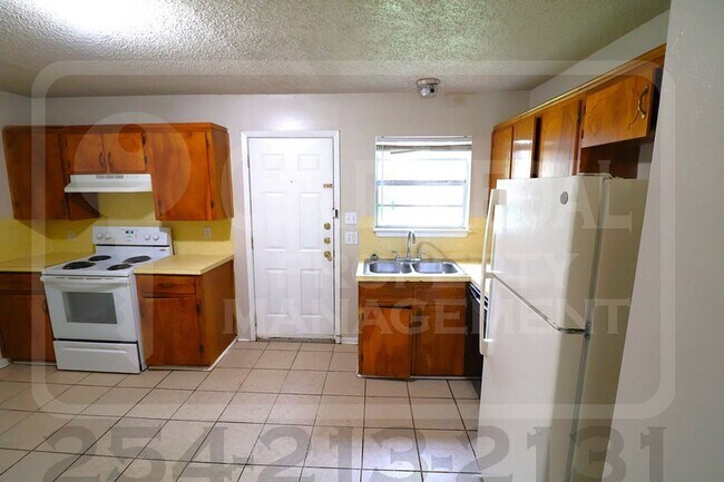 Building Photo - 1706 Cole St