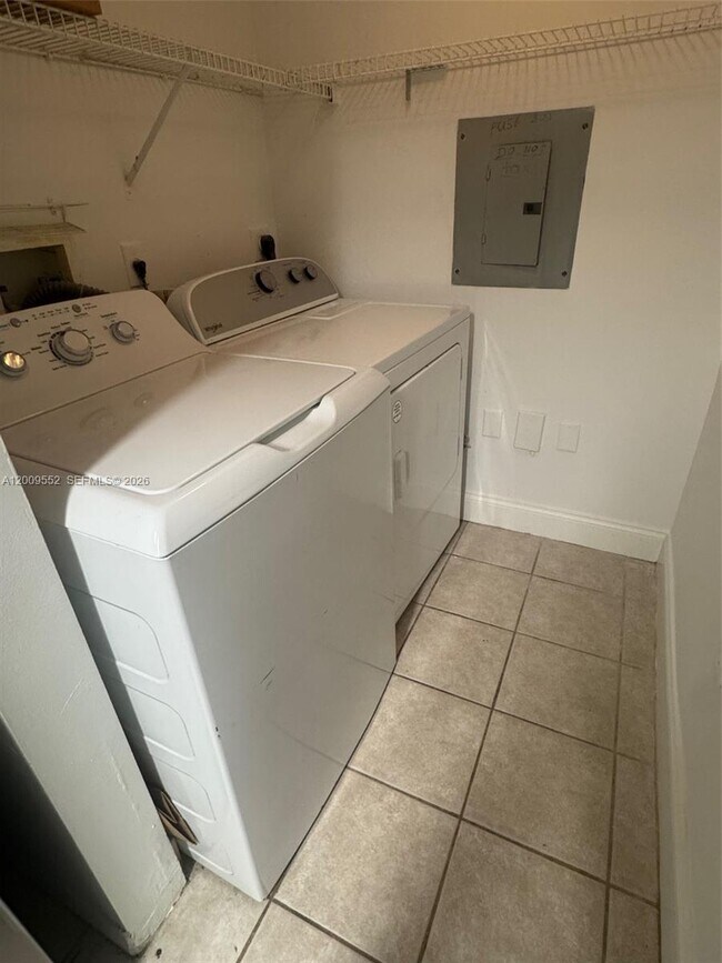 Building Photo - 5065 Wiles Rd