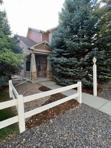 Building Photo - 2037 Bear Creek Plz