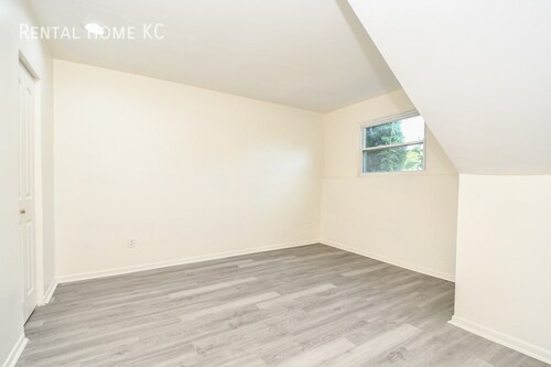 Building Photo - 9007 W 78th Cir