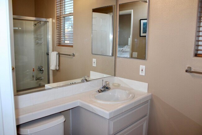 Building Photo - 77573 Ashberry Ct