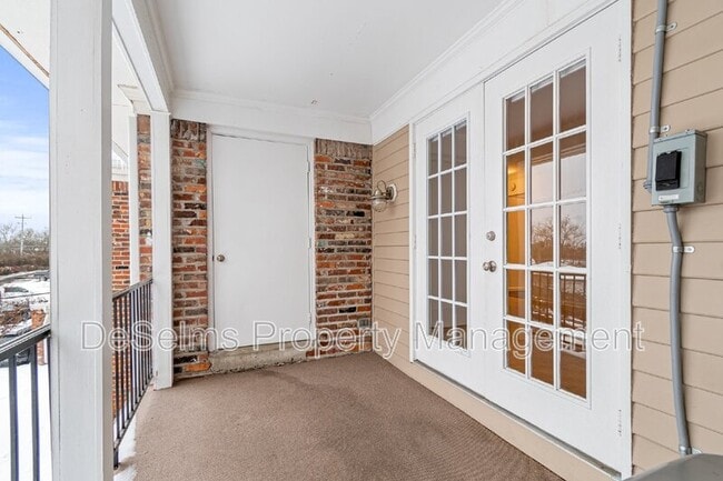 Building Photo - 5025 Hillsboro Pike