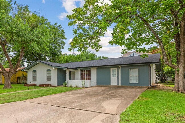 Building Photo - 201 Fairlane Dr