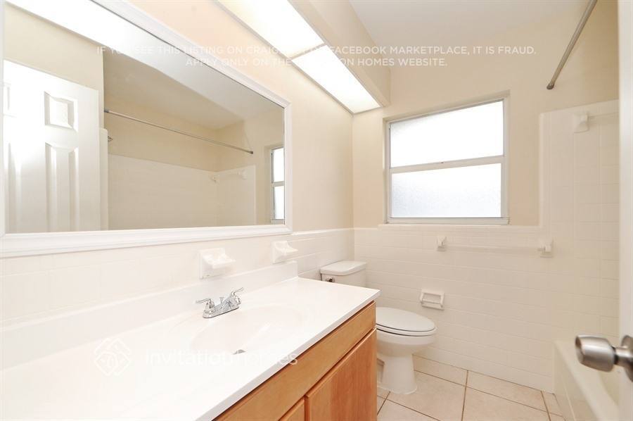 Building Photo - 3619 York Dr W