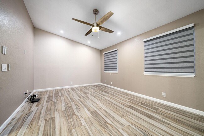 Building Photo - 46395 Ryway Pl