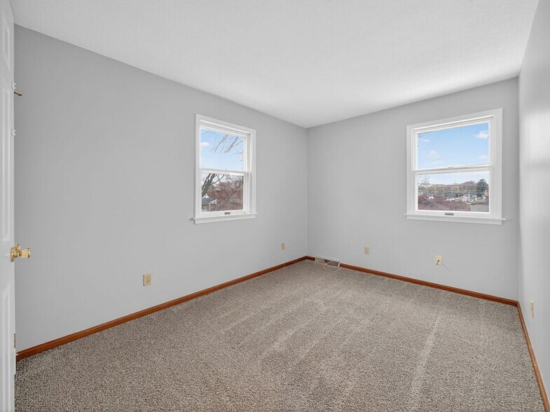 Building Photo - 2149 W Allen St