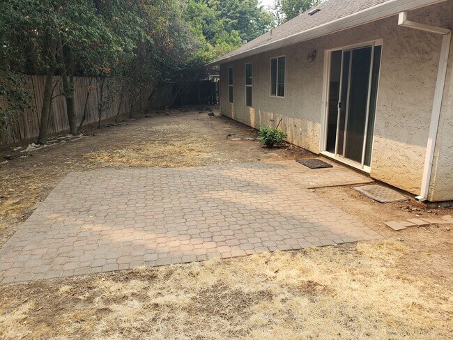 Building Photo - Wonderful Shastan Home!