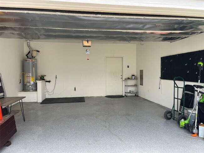 Building Photo - 7408 Tonka Ln