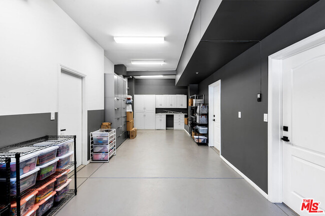 Building Photo - 2063 Wattles Dr