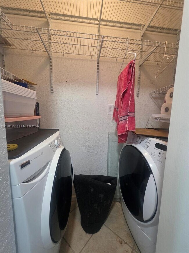 Building Photo - 14055 SW 120th Ct