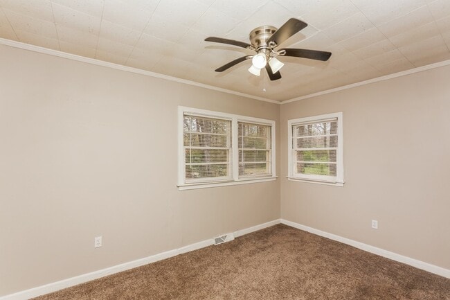 Building Photo - 3644 Meadow Ln